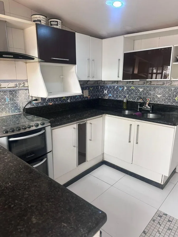 Apartamento com Área Privativa para Venda, Sabará / MG, bairro Condomínio Mangueiras, 3 dormitórios, sendo 1 suíte, 2 banh
