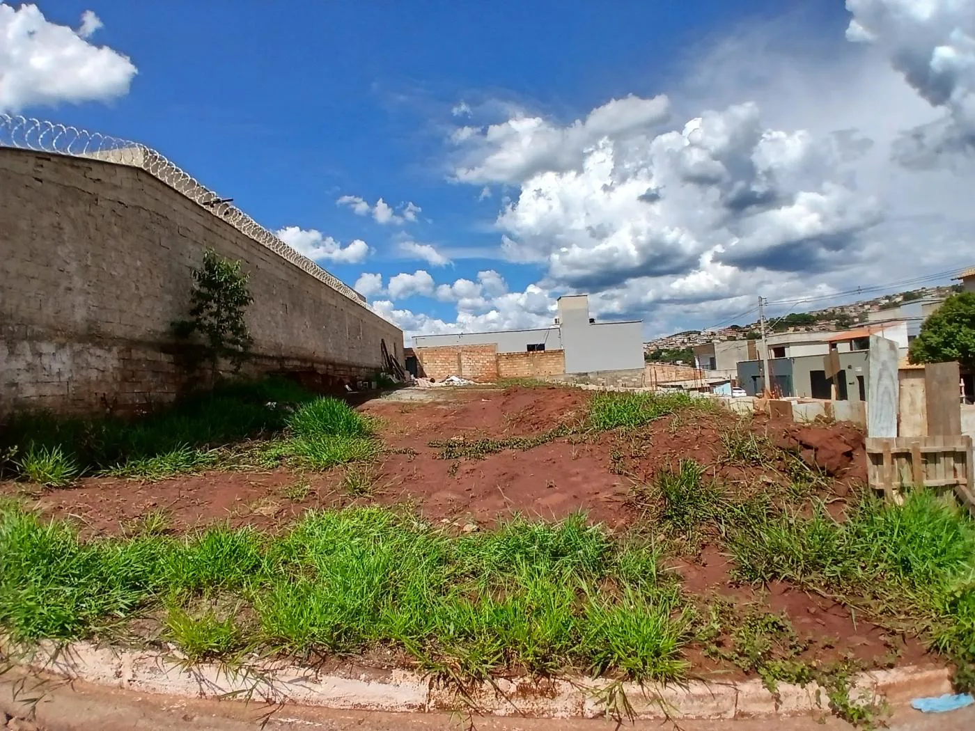 Lote para Venda, Sabará / MG, bairro Villa Real, área total 387 m²