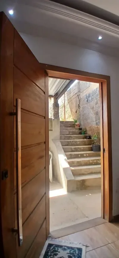 Casa para Venda, Sabará / MG, bairro Campo Santo Antônio, 3 dormitórios, 1 banheiro, área total 173 m², terreno 198 m²