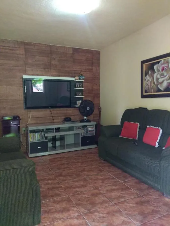 Casa para Venda, Sabará / MG, bairro General Carneiro, 4 dormitórios, sendo 2 suítes, 4 banheiros, 4 vagas de garagem, áre