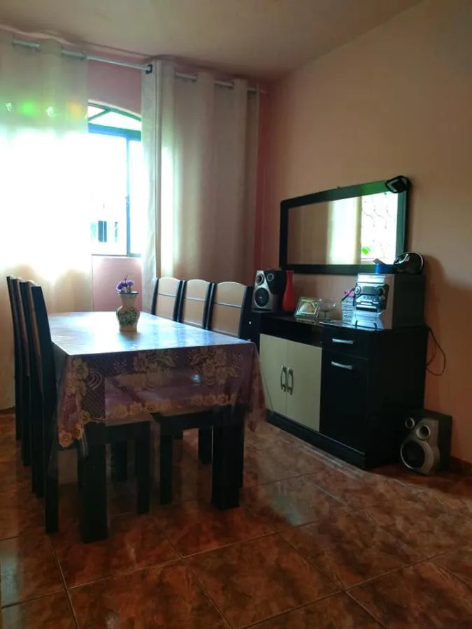 Casa para Venda, Sabará / MG, bairro General Carneiro, 4 dormitórios, sendo 2 suítes, 4 banheiros, 4 vagas de garagem, áre