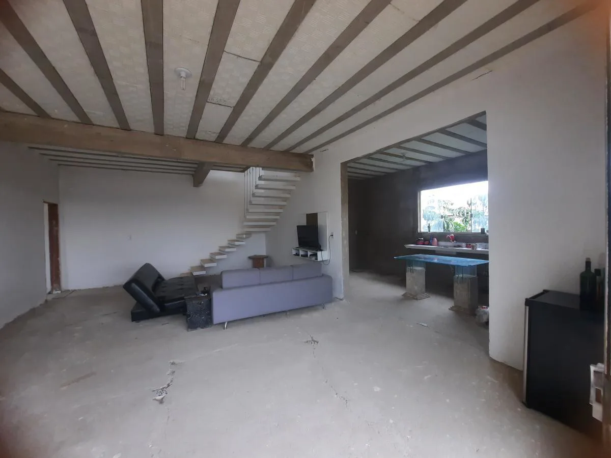 Casa para Venda, Sabará / MG, bairro Villa Real, 3 dormitórios, sendo 1 suíte, 3 banheiros, 10 vagas de garagem, área cons