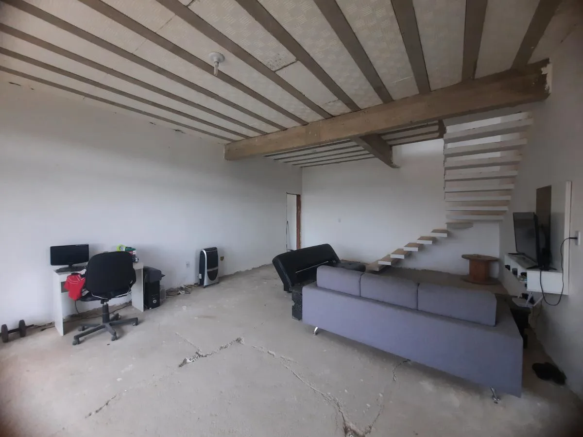 Casa para Venda, Sabará / MG, bairro Villa Real, 3 dormitórios, sendo 1 suíte, 3 banheiros, 10 vagas de garagem, área cons