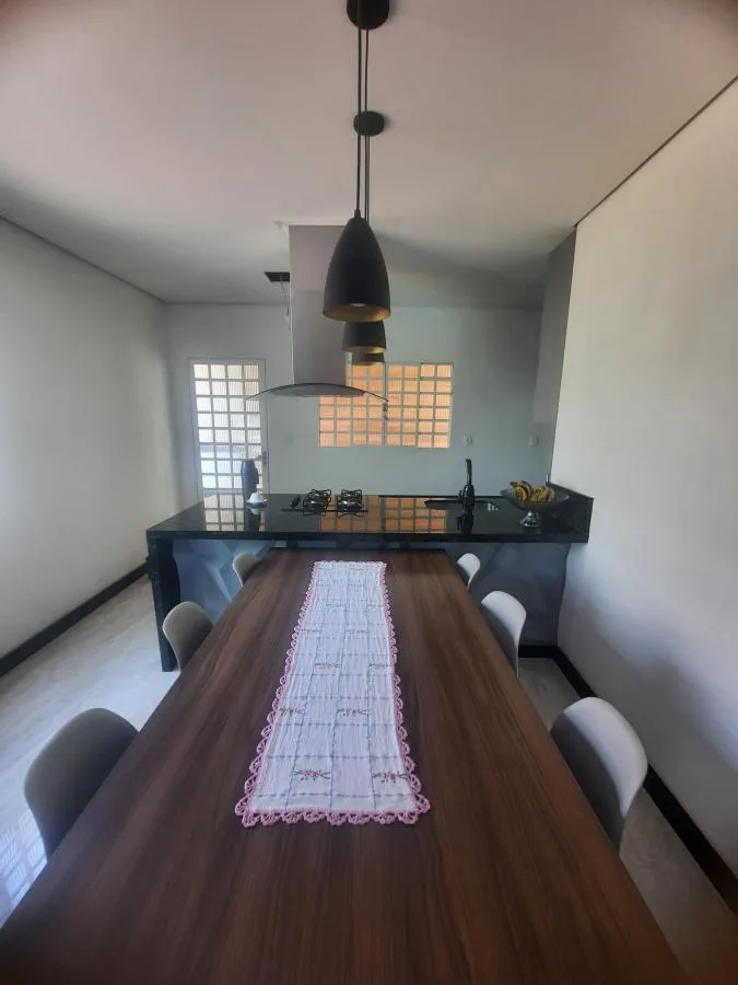 Casa para Venda, Sabará / MG, bairro Villa Real, 2 dormitórios, sendo 1 suíte, 3 banheiros, 10 vagas de garagem, área cons