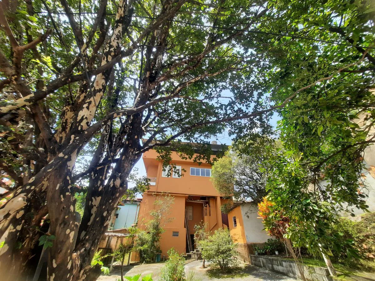 Casa para Venda, Sabará / MG, bairro Campo Santo Antônio, 7 dormitórios, sendo 2 suítes, 5 banheiros, 2 vagas de garagem,