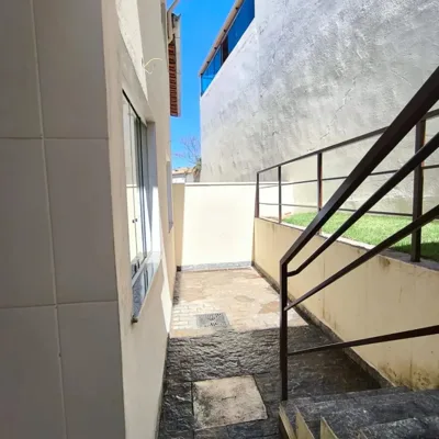 Casa Geminada para Venda, Sabará / MG, bairro Villa Real, 2 dormitórios, sendo 1 suíte, 3 banheiros, 1 vaga de garagem,
