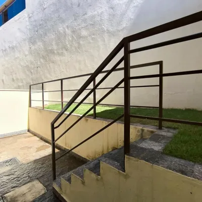 Casa Geminada para Venda, Sabará / MG, bairro Villa Real, 2 dormitórios, sendo 1 suíte, 3 banheiros, 1 vaga de garagem,